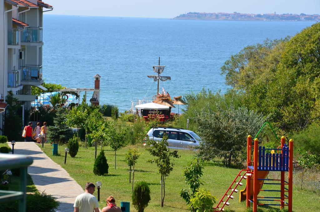 Nushev Hotel Sveti Vlas Exterior foto