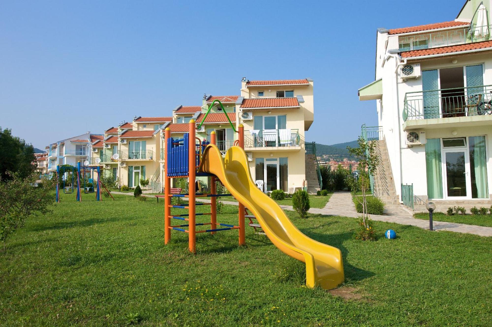 Nushev Hotel Sveti Vlas Exterior foto