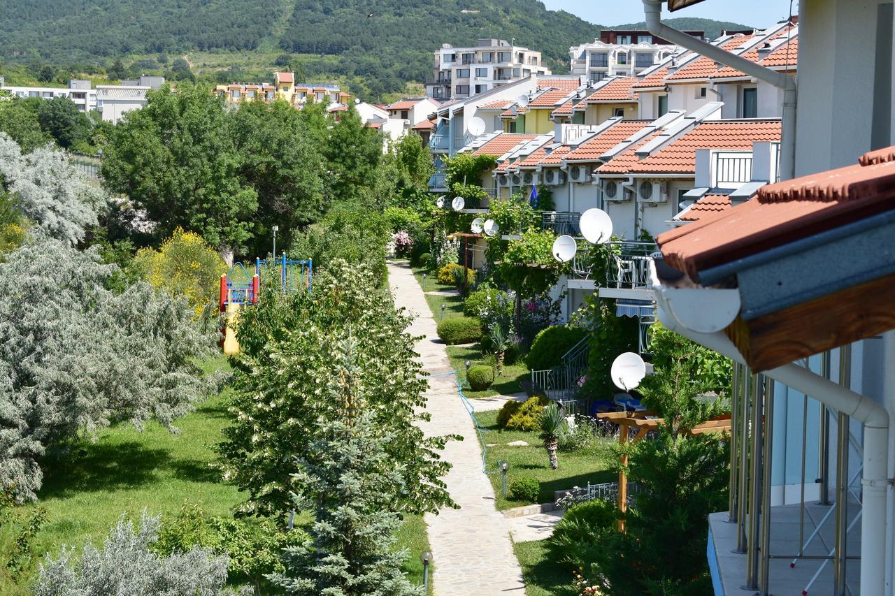 Nushev Hotel Sveti Vlas Exterior foto